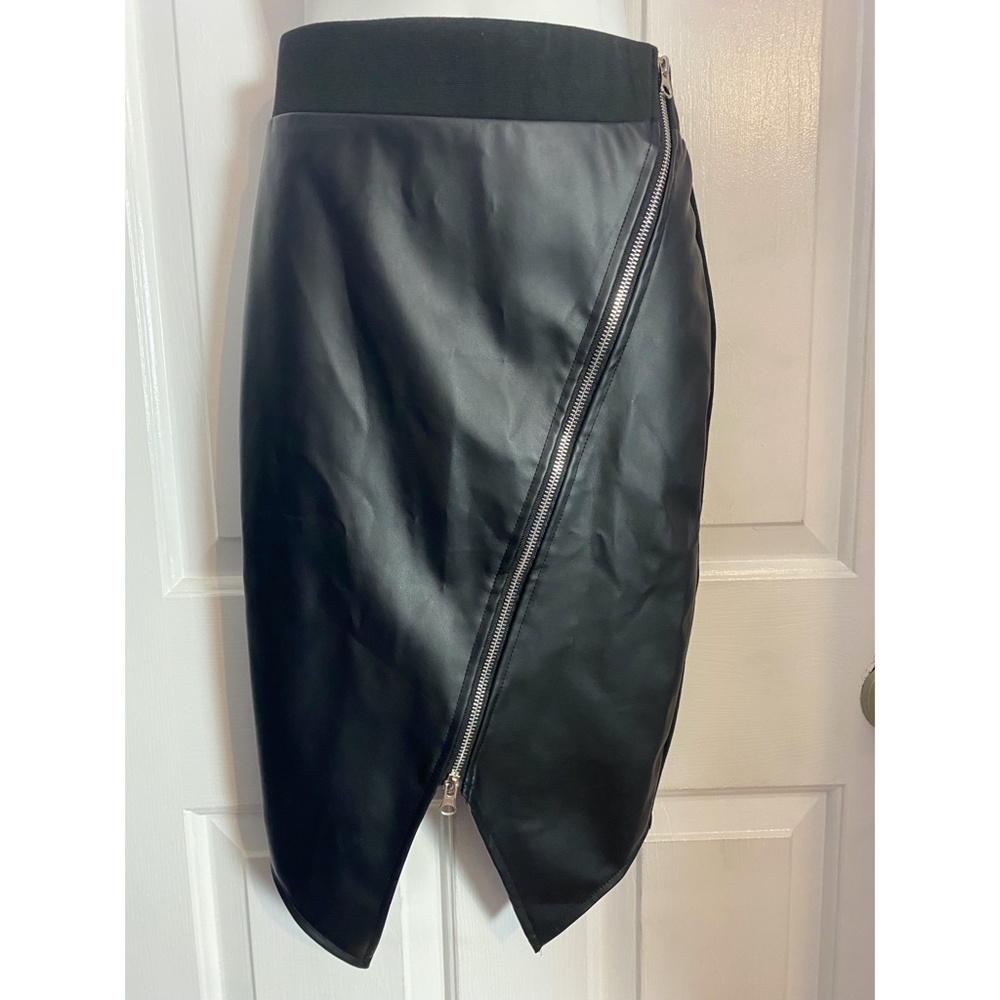 Faux Leather Skirt with Zipper